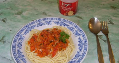 Spaghetti mit Knoblauch und Öl (Spaghetti Aglio, Olio E Peperoncino)