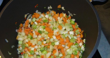 Bunte Edelfischsuppe mit Herbstgemüse