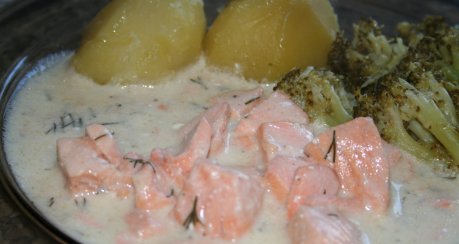 Lachswürfel in Zitronencreme