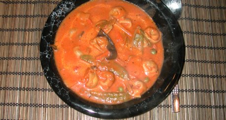 Tomaten-Tortellini-Suppe