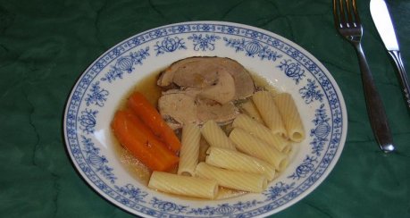 Putenrollbraten in Balsamico Weinbrandbeize