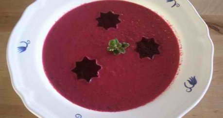 Rote Beete-Früchte-Suppe