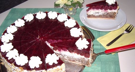 Frischkäse-Kirsch-Torte