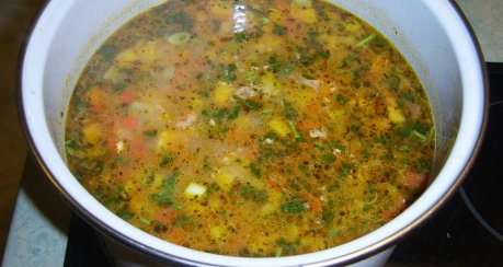 Bunte Edelfischsuppe mit Herbstgemüse