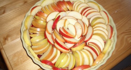 Herbstliche Apfel-Walnuss-Tarte