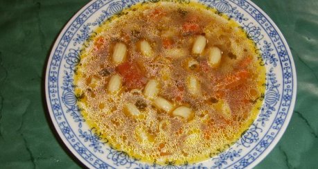 Geflügelsuppe mit Porree