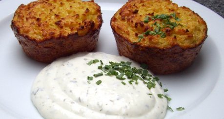 Kartoffelmuffins mit Dip (schnell und lecker)