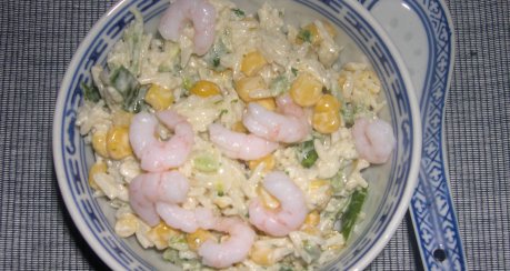 Reissalat mit Shrimps (Knoblauchdressing)