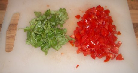Spargel in Tomaten-Basilikum Vinaigrette