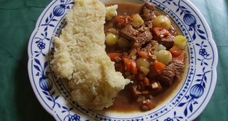 Katalanisches Rinderragout mit Schokolade
