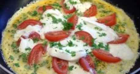 Tomaten-Mozzarella-Omelette