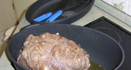 Wildschweinkeule in Forstmeisters Marinade