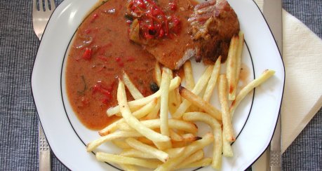 Rollbraten Barbecue-Style (Peperoni-Sauce)