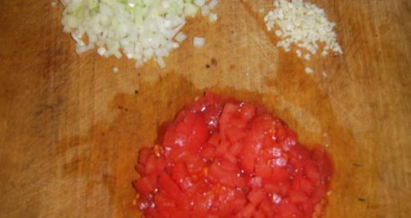 Spagetti mit Pilzen und roten Linsen-Tomatensoße