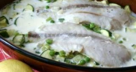 Fischfilet in schaumiger Weinsauce