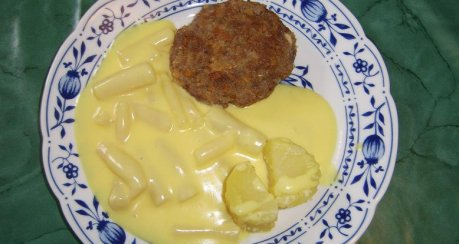 Schwarzwurzel mit Hollandaise und Bouletten