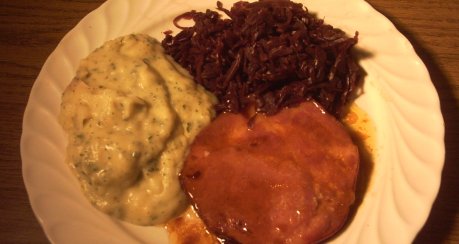 Kassler mit Rotkohl & Kartoffelpüree (einfach & schnell)