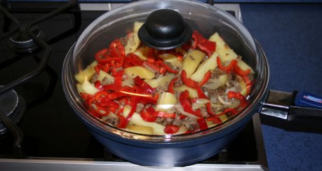 Kartoffel-Hack-Paprikasch