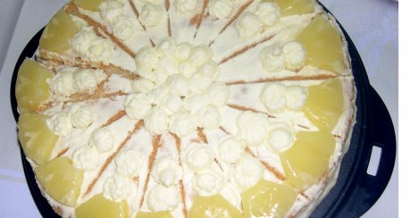 Mutters Ananas-Sahne-Torte