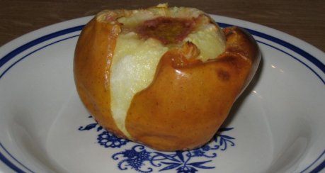 Bratapfel mit Vanillesosse im Advent