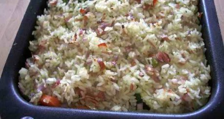Gemüse-Gratin mit knuspriger Reiskruste