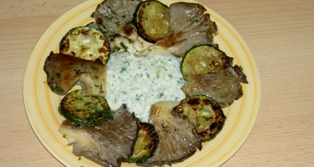 Marinierte Zucchini und Pilze mit Seidentofu