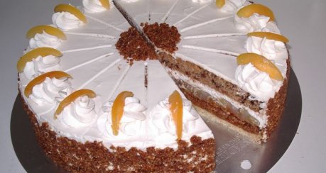 Aprikosen - Krokant - Torte