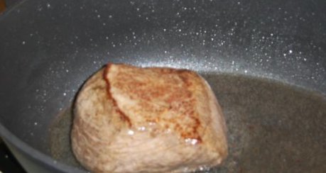 Rindfleisch in Brot-Kwas geschmort mit Gemüse