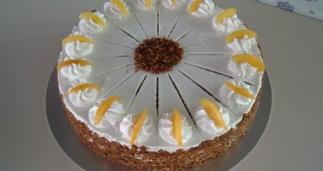 Aprikosen - Krokant - Torte