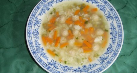 Reissuppe mit Butterklösschen