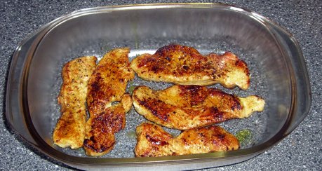 Putenschnitzel in Curry-Ananas-Sauce