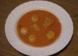 Scharfe Tomatensuppe mit Mozzarella