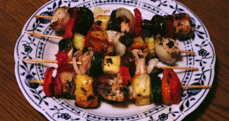 Halloumi-Grillspieße mit Fleisch, Käse & Gemüse