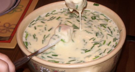 klassisches schweizer Käsefondue mit Variationen