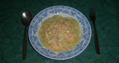 Spaghetti mit Paprika-Peperonisoße