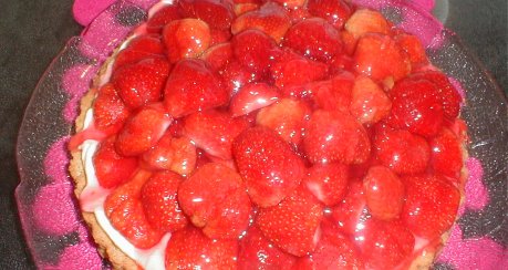 Mürbeteigboden mit Vanillecreme und Erdbeeren