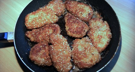 Schweinefilet mit Parmesan und Sesam