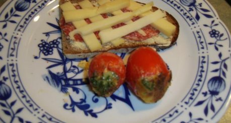 Antipasti von Tomate und Knoblauch