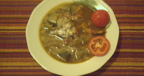 Tamarinden-Suppe mit Hähnchenbrust