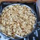 Bananen-Macadamia-Kuchen mit Cornflakes-Mandel-Top