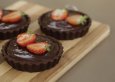 Rezept Dunkle Schokoladen-Tartelettes mit Erdbeeren 