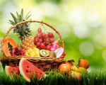 Südfrüchte: Ananas, Banane und Orange