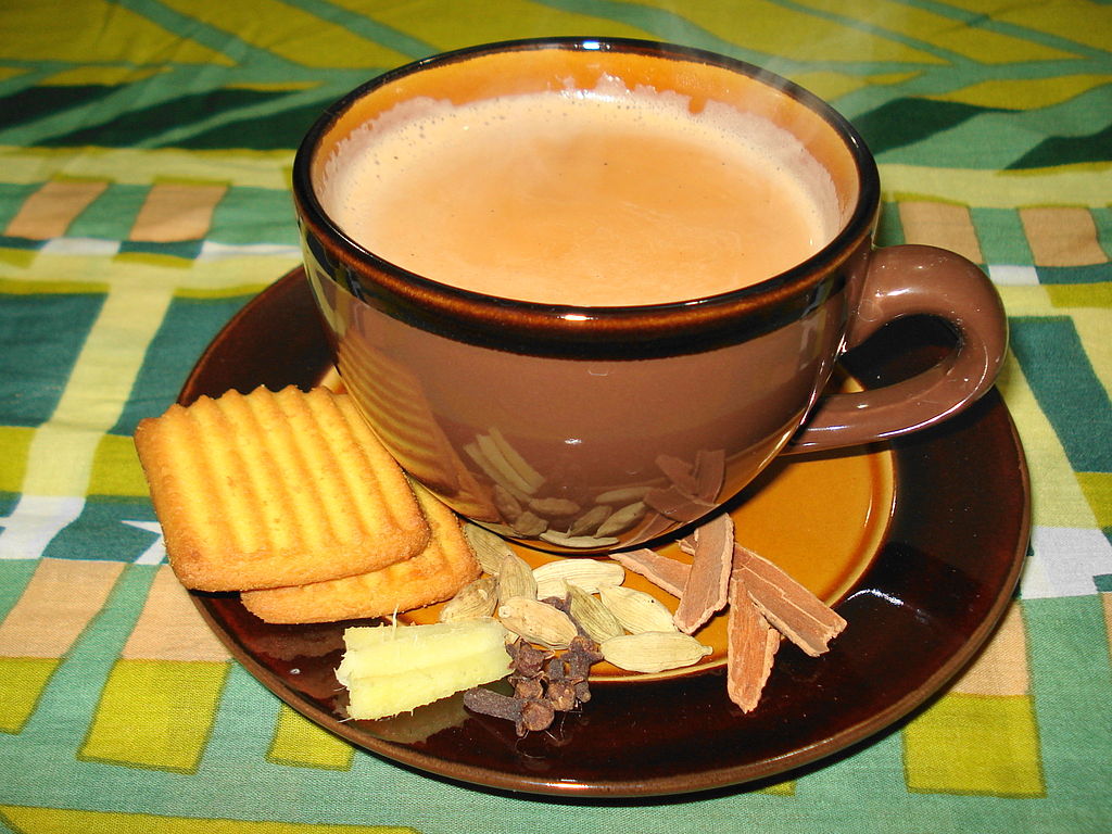 Chai Tee mit Gebäck Chai Tee mit Gebäck