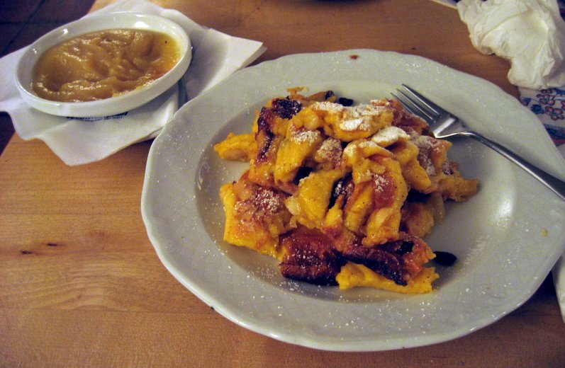 Kaiserschmarrn mit Apfelmus