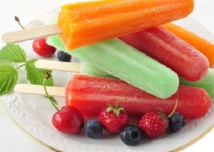Wassereis mit Beeren