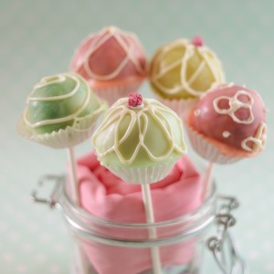 Cake Pops in Pastellfarben