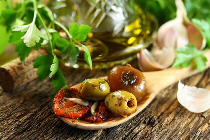 Kretische Antipasti mit Olivenöl